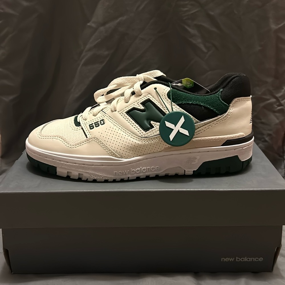 New Balance 550 - Sea Salt Pine Green
